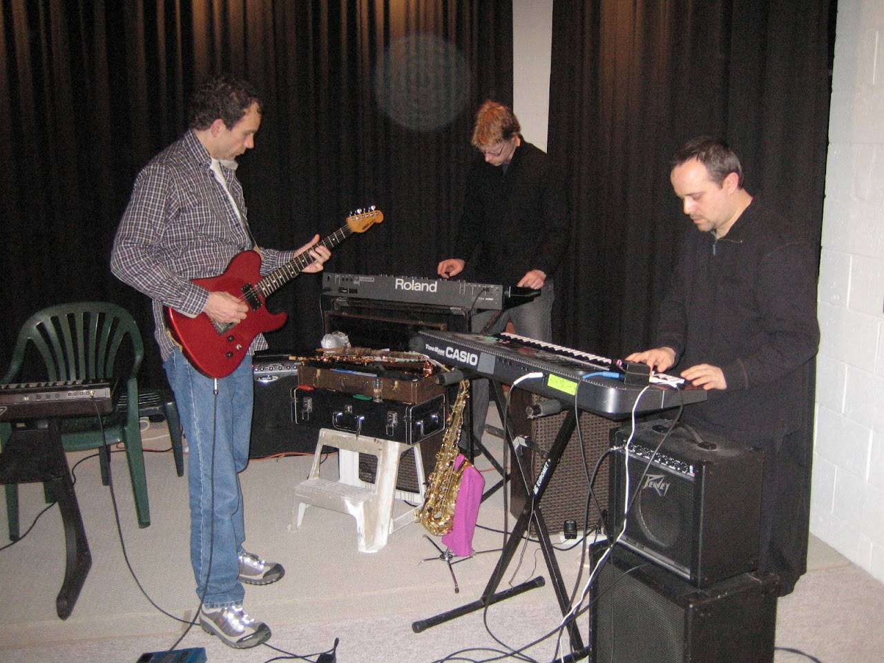 Baku performing at Eric Stach's Studio105